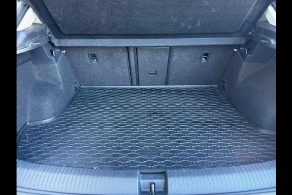 Volkswagen T-Roc 1.0 TSI Style Beats Airco,Navigatie,Camera,Panoramadak