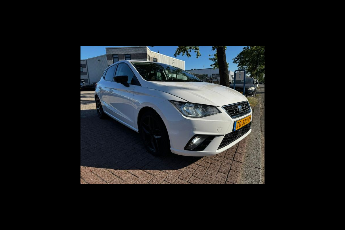 Seat Ibiza 1.6 TDI FR 5deurs Airco/ECC,Cruisecontrol,Navigatie