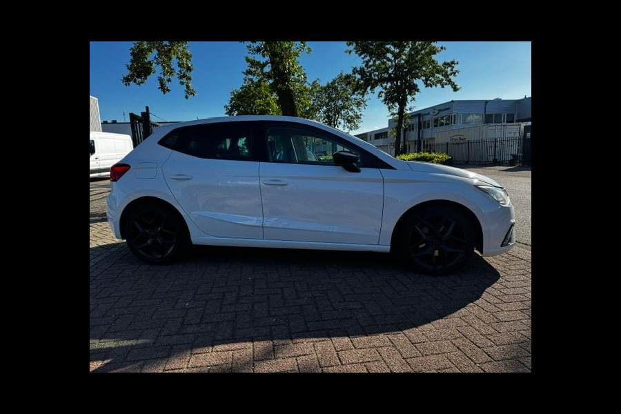 Seat Ibiza 1.6 TDI FR 5deurs Airco/ECC,Cruisecontrol,Navigatie