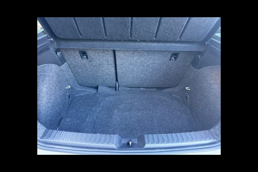 Seat Ibiza 1.6 TDI FR 5deurs Airco/ECC,Cruisecontrol,Navigatie