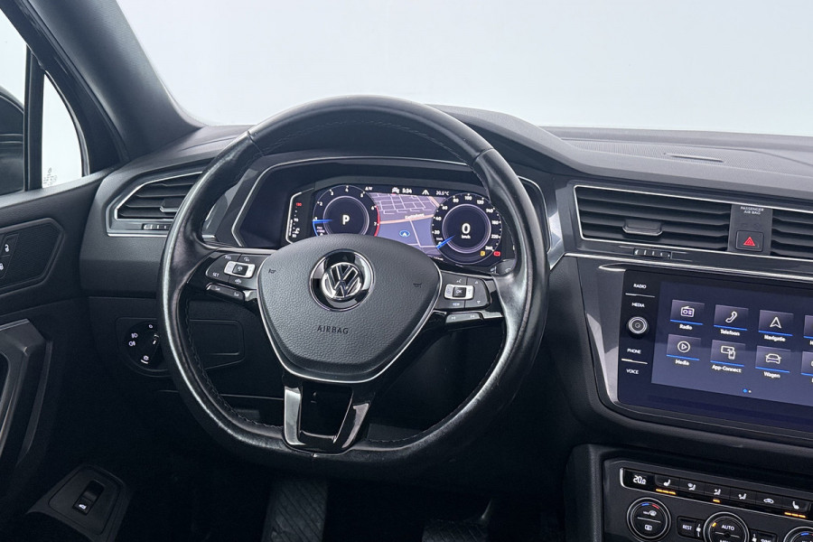 Volkswagen Tiguan Allspace 1.5 TSI Highline Business R (PANORAMADAK, DIGITALE COCKPIT, 360 CAMERA, STOELVERWARMING, 1e EIGENAAR)