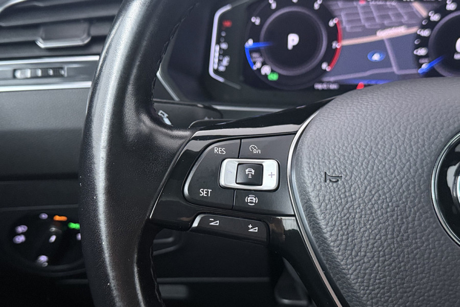 Volkswagen Tiguan Allspace 1.5 TSI Highline Business R (PANORAMADAK, DIGITALE COCKPIT, 360 CAMERA, STOELVERWARMING, 1e EIGENAAR)