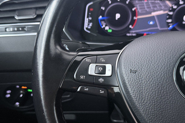 Volkswagen Tiguan Allspace 1.5 TSI Highline Business R (PANORAMADAK, DIGITALE COCKPIT, 360 CAMERA, STOELVERWARMING, 1e EIGENAAR)