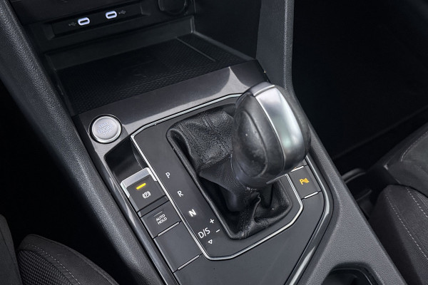 Volkswagen Tiguan Allspace 1.5 TSI Highline Business R (PANORAMADAK, DIGITALE COCKPIT, 360 CAMERA, STOELVERWARMING, 1e EIGENAAR)