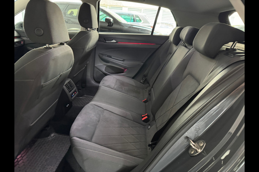 Volkswagen Golf 1.5 TSI Highline Keyless|IQ|Camera|Massage