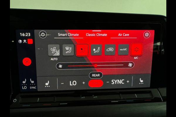 Volkswagen Golf 1.5 TSI Highline Keyless|IQ|Camera|Massage
