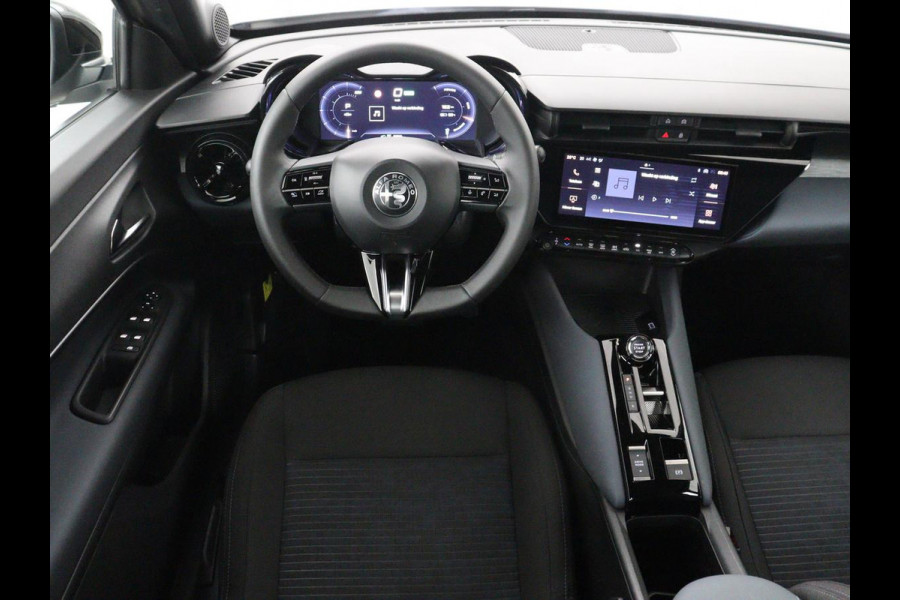Alfa Romeo junior Elettrica 54 kWh | SOH 97,3% | Adaptive cruise | Carplay | Full LED | Parkeerhulp | Climate control | Digital Cockpit | 18'' velgen | Keyless start