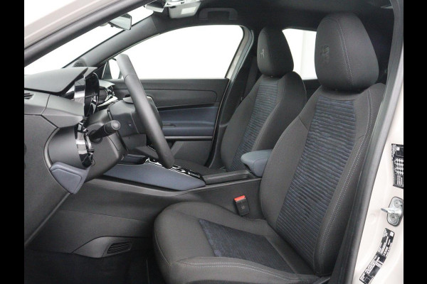 Alfa Romeo junior Elettrica 54 kWh | SOH 97,3% | Adaptive cruise | Carplay | Full LED | Parkeerhulp | Climate control | Digital Cockpit | 18'' velgen | Keyless start
