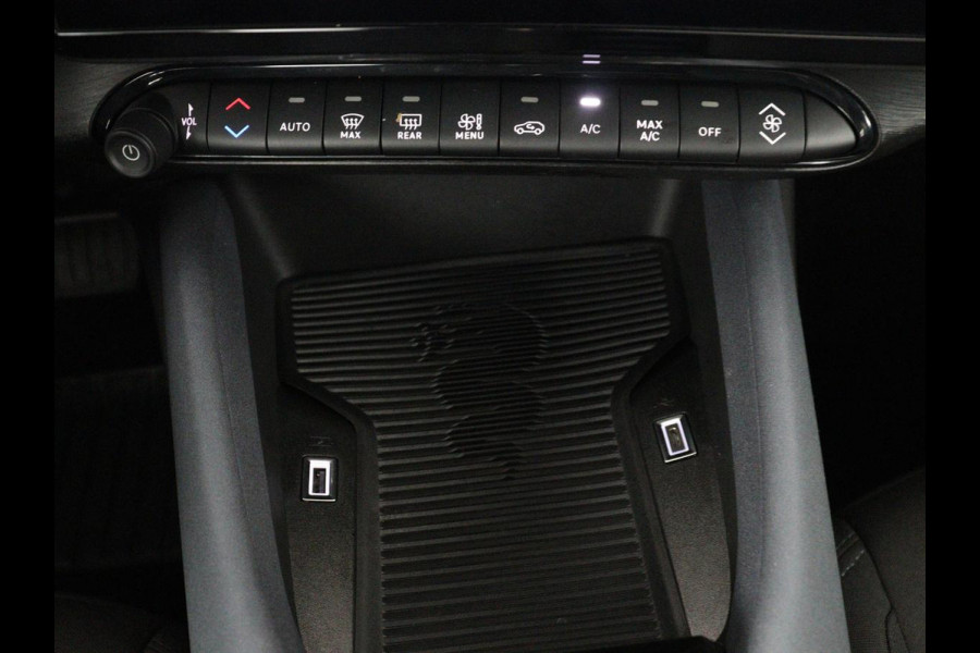 Alfa Romeo junior Elettrica 54 kWh | SOH 97,3% | Adaptive cruise | Carplay | Full LED | Parkeerhulp | Climate control | Digital Cockpit | 18'' velgen | Keyless start