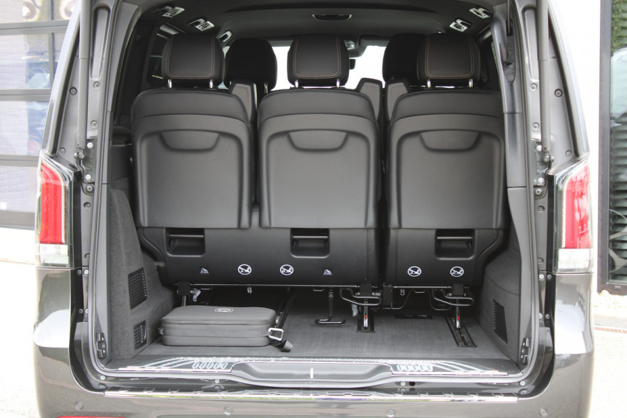 Mercedes-Benz Eqv 300 L2 / AMG / Luchtvering / 7-Persoons / Burmester / Electr Stoelen / Vol Opties / NIEUW!!
