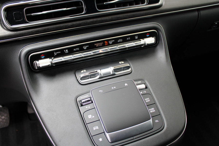 Mercedes-Benz Eqv 300 L2 / AMG / Luchtvering / 7-Persoons / Burmester / Electr Stoelen / Vol Opties / NIEUW!!