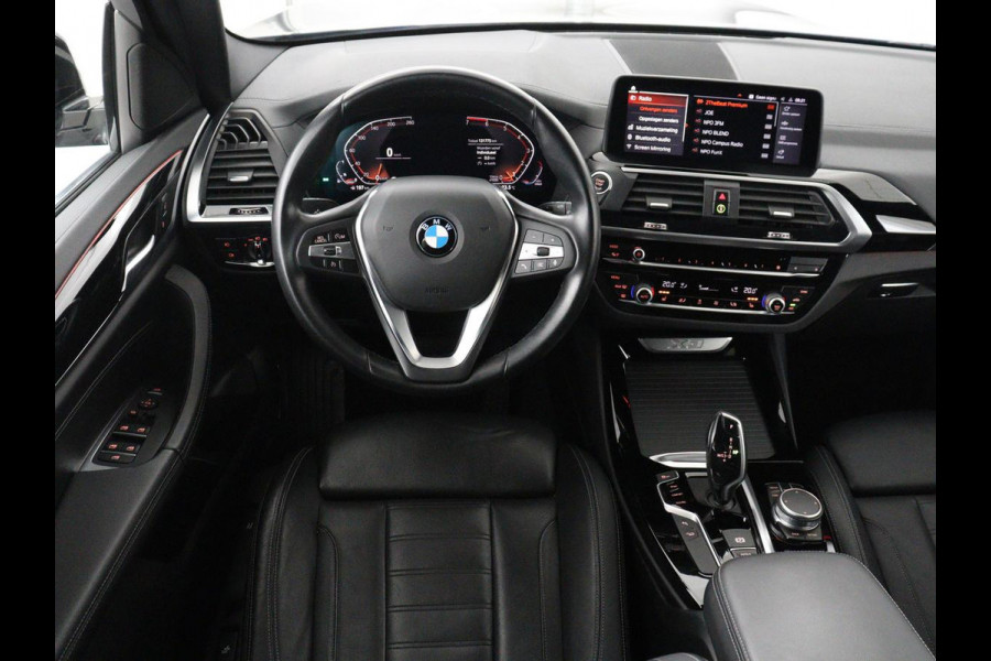 BMW X3 xDrive20i High Executive Edition Panorama dak | Carplay | Climate control | Stoelverwarming | Cruise control | Sfeerverlichting | Navigatie | Bluetooth | Leder bekleding | Achteruitrij camera | DAB Radio
