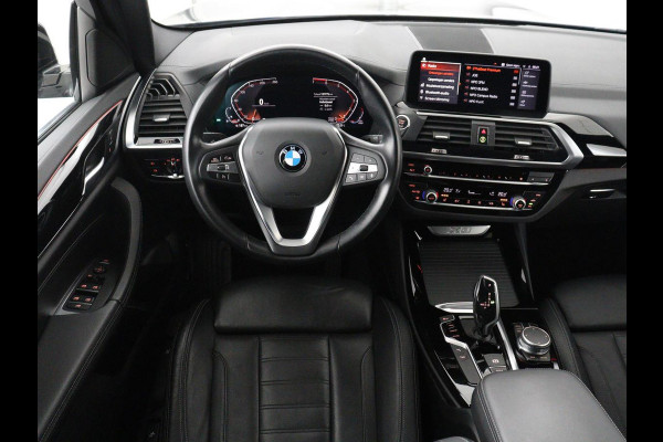 BMW X3 xDrive20i High Executive Edition Panorama dak | Carplay | Climate control | Stoelverwarming | Cruise control | Sfeerverlichting | Navigatie | Bluetooth | Leder bekleding | Achteruitrij camera | DAB Radio