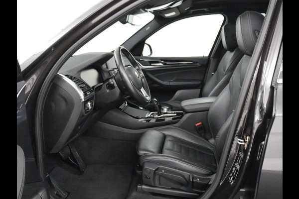 BMW X3 xDrive20i High Executive Edition Panorama dak | Carplay | Climate control | Stoelverwarming | Cruise control | Sfeerverlichting | Navigatie | Bluetooth | Leder bekleding | Achteruitrij camera | DAB Radio