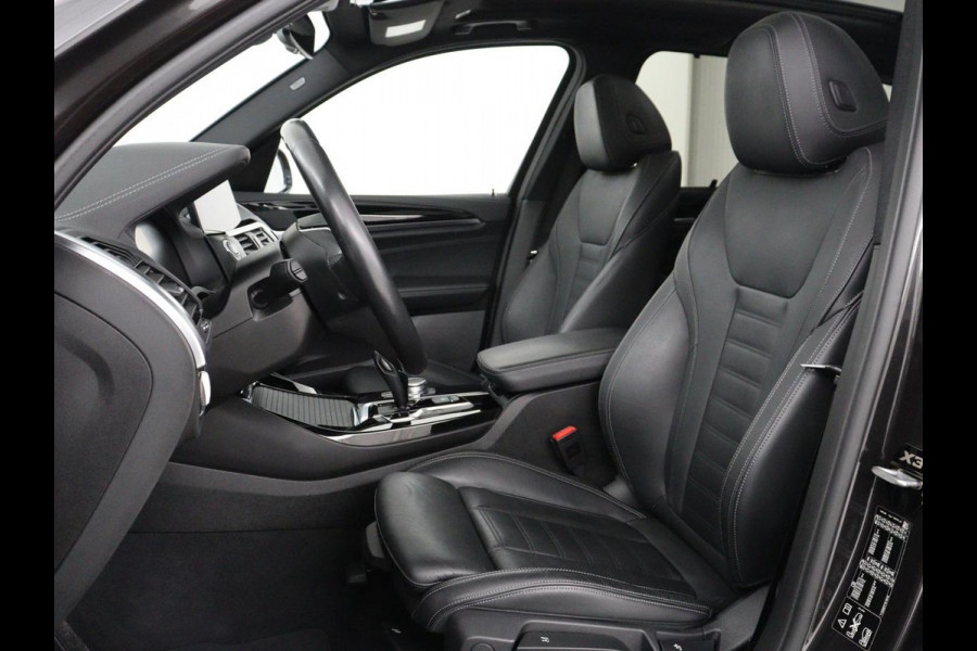 BMW X3 xDrive20i High Executive Edition Panorama dak | Carplay | Climate control | Stoelverwarming | Cruise control | Sfeerverlichting | Navigatie | Bluetooth | Leder bekleding | Achteruitrij camera | DAB Radio
