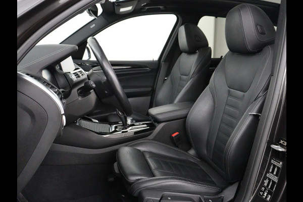 BMW X3 xDrive20i High Executive Edition Panorama dak | Carplay | Climate control | Stoelverwarming | Cruise control | Sfeerverlichting | Navigatie | Bluetooth | Leder bekleding | Achteruitrij camera | DAB Radio