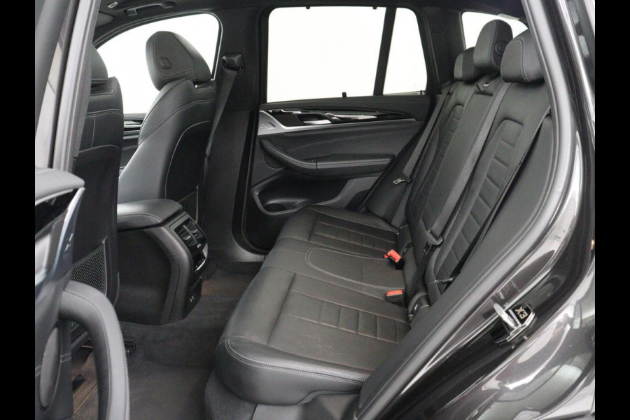 BMW X3 xDrive20i High Executive Edition Panorama dak | Carplay | Climate control | Stoelverwarming | Cruise control | Sfeerverlichting | Navigatie | Bluetooth | Leder bekleding | Achteruitrij camera | DAB Radio