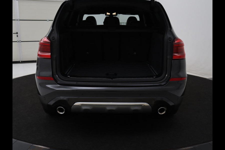 BMW X3 xDrive20i High Executive Edition Panorama dak | Carplay | Climate control | Stoelverwarming | Cruise control | Sfeerverlichting | Navigatie | Bluetooth | Leder bekleding | Achteruitrij camera | DAB Radio
