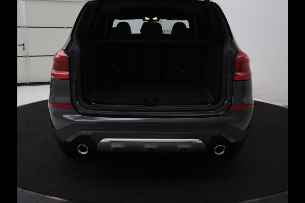BMW X3 xDrive20i High Executive Edition Panorama dak | Carplay | Climate control | Stoelverwarming | Cruise control | Sfeerverlichting | Navigatie | Bluetooth | Leder bekleding | Achteruitrij camera | DAB Radio