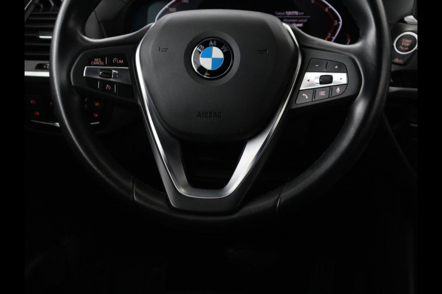 BMW X3 xDrive20i High Executive Edition Panorama dak | Carplay | Climate control | Stoelverwarming | Cruise control | Sfeerverlichting | Navigatie | Bluetooth | Leder bekleding | Achteruitrij camera | DAB Radio