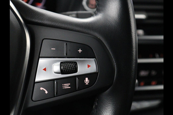 BMW X3 xDrive20i High Executive Edition Panorama dak | Carplay | Climate control | Stoelverwarming | Cruise control | Sfeerverlichting | Navigatie | Bluetooth | Leder bekleding | Achteruitrij camera | DAB Radio