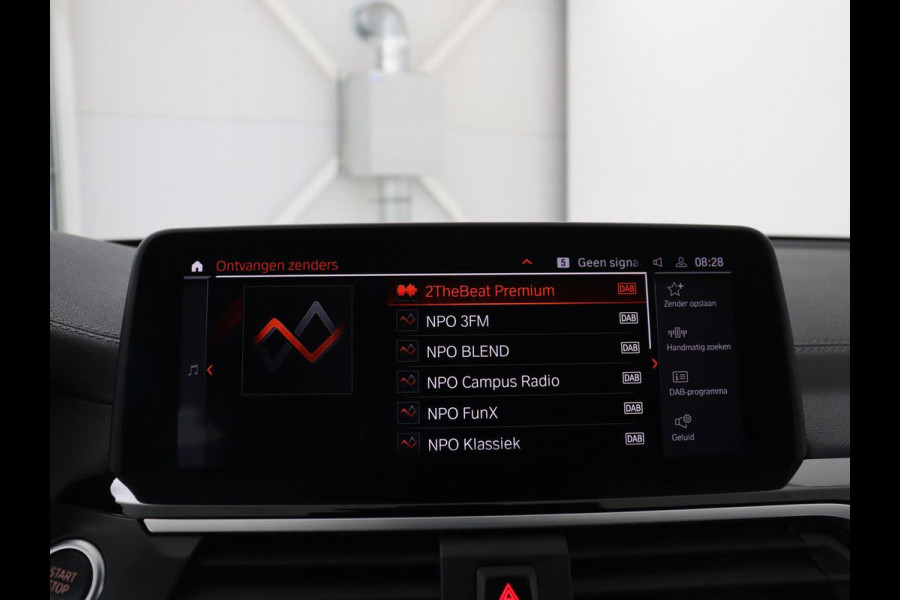 BMW X3 xDrive20i High Executive Edition Panorama dak | Carplay | Climate control | Stoelverwarming | Cruise control | Sfeerverlichting | Navigatie | Bluetooth | Leder bekleding | Achteruitrij camera | DAB Radio