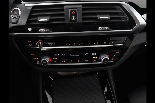 BMW X3 xDrive20i High Executive Edition Panorama dak | Carplay | Climate control | Stoelverwarming | Cruise control | Sfeerverlichting | Navigatie | Bluetooth | Leder bekleding | Achteruitrij camera | DAB Radio