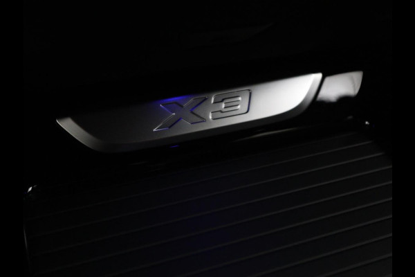 BMW X3 xDrive20i High Executive Edition Panorama dak | Carplay | Climate control | Stoelverwarming | Cruise control | Sfeerverlichting | Navigatie | Bluetooth | Leder bekleding | Achteruitrij camera | DAB Radio