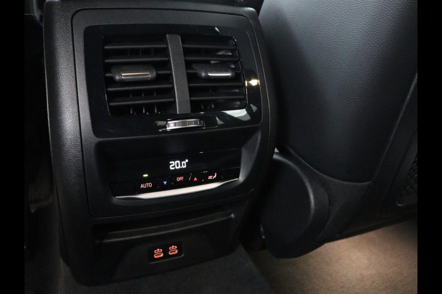 BMW X3 xDrive20i High Executive Edition Panorama dak | Carplay | Climate control | Stoelverwarming | Cruise control | Sfeerverlichting | Navigatie | Bluetooth | Leder bekleding | Achteruitrij camera | DAB Radio