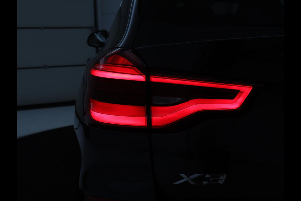 BMW X3 xDrive20i High Executive Edition Panorama dak | Carplay | Climate control | Stoelverwarming | Cruise control | Sfeerverlichting | Navigatie | Bluetooth | Leder bekleding | Achteruitrij camera | DAB Radio