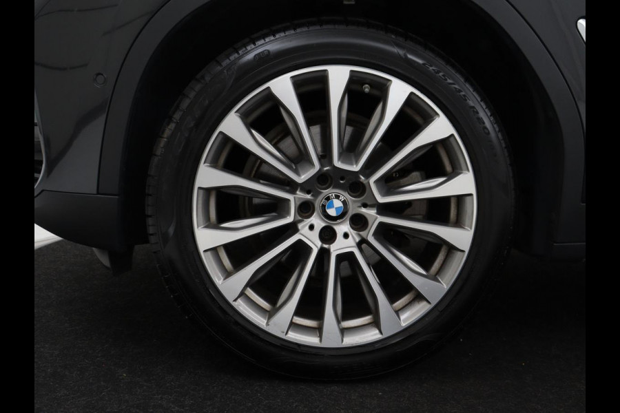 BMW X3 xDrive20i High Executive Edition Panorama dak | Carplay | Climate control | Stoelverwarming | Cruise control | Sfeerverlichting | Navigatie | Bluetooth | Leder bekleding | Achteruitrij camera | DAB Radio
