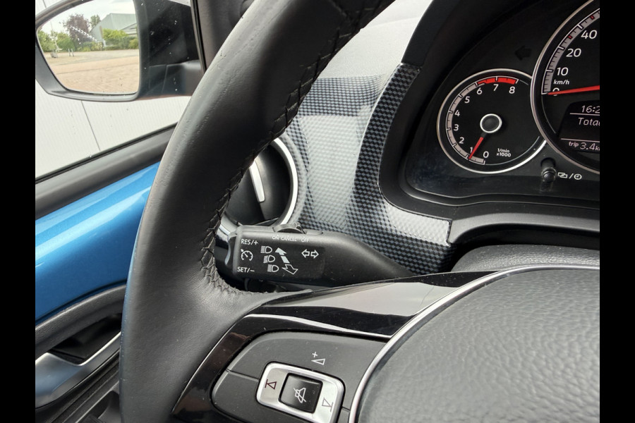 Volkswagen up! 1.0 65pk 5drs. Black Style | Camera | Cruise