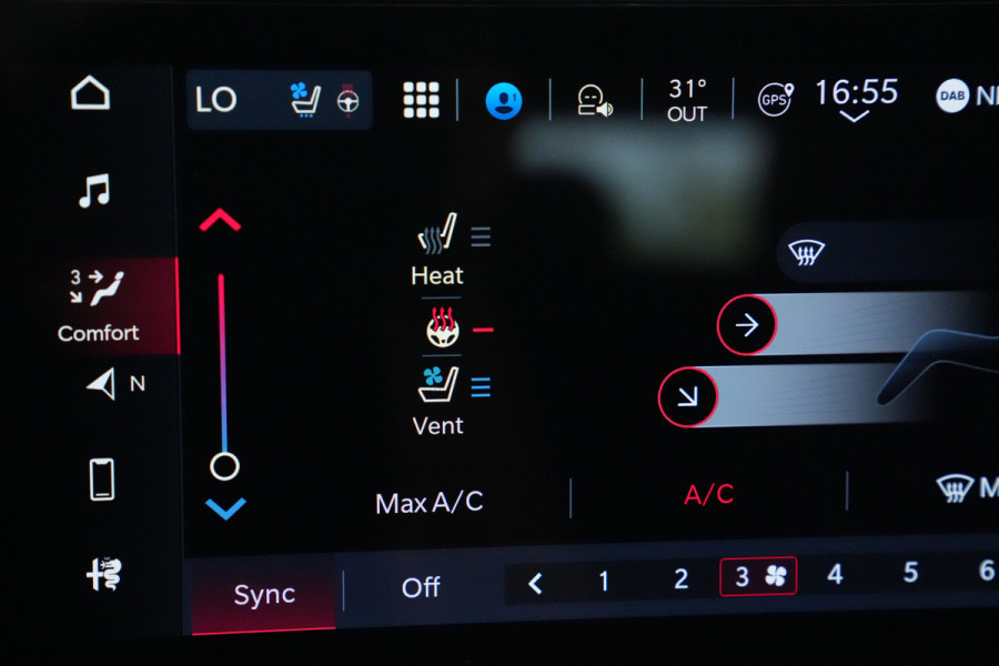 Alfa Romeo Tonale 1.5T Hybrid Veloce Schakelpaddles Draadloze Lader Stoelventilatie 24 Maanden garantie* (Vraag naar de voorwaarden)