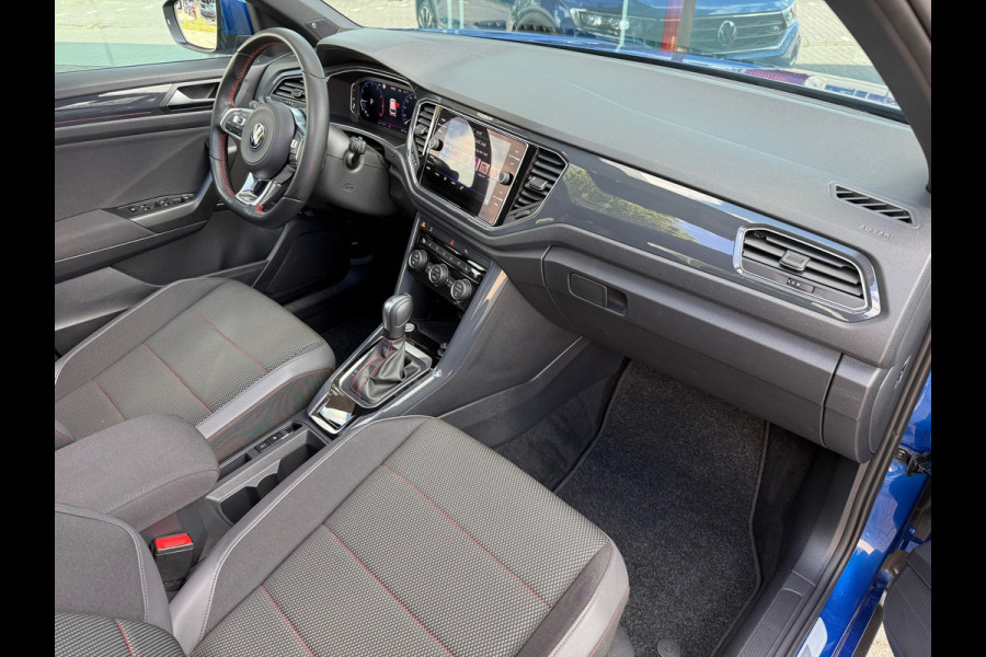 Volkswagen T-Roc 1.5 TSI Sport Business R - Automaat - Pano/schuifdak - Beats - Navi - Afn.Trekhaak