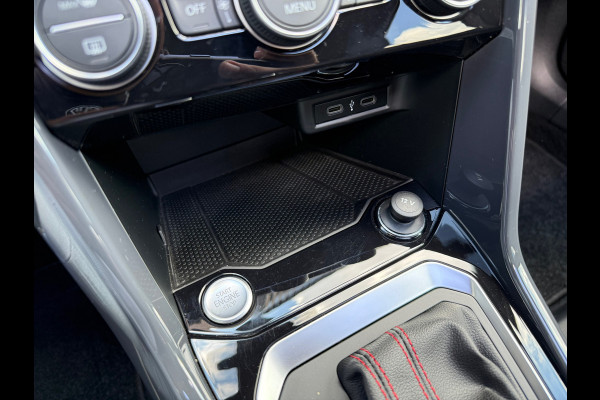 Volkswagen T-Roc 1.5 TSI Sport Business R - Automaat - Pano/schuifdak - Beats - Navi - Afn.Trekhaak