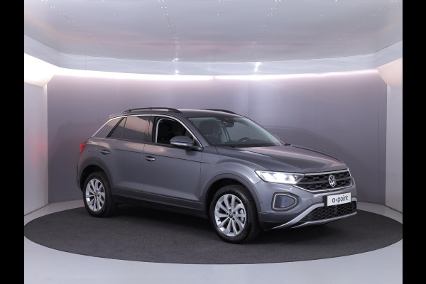 Volkswagen T-Roc 1.0 TSI Life Edition 115 pk | Verlengde garantie | Navigatie via App | Parkeersensoren (Park assist) | Achteruitrijcamera | Autom. airco |