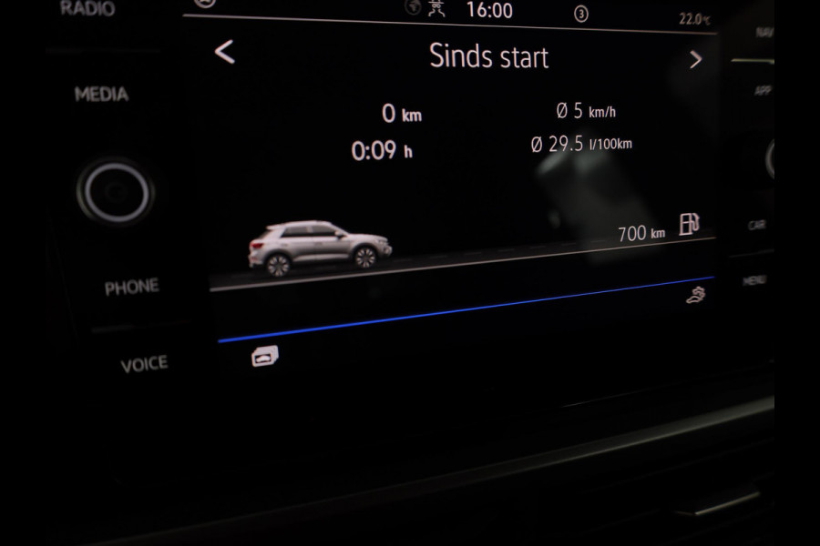 Volkswagen T-Roc 1.0 TSI Life Edition 115 pk | Verlengde garantie | Navigatie via App | Parkeersensoren (Park assist) | Achteruitrijcamera | Autom. airco |