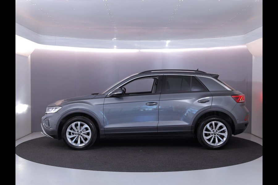 Volkswagen T-Roc 1.0 TSI Life Edition 115 pk | Verlengde garantie | Navigatie via App | Parkeersensoren (Park assist) | Achteruitrijcamera | Autom. airco |