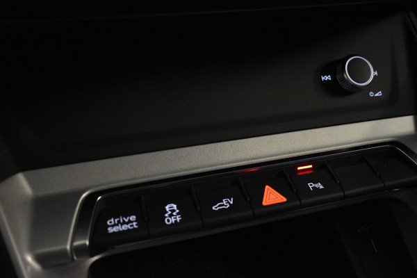 Audi Q3 45 TFSIe 245PK HYBRID EDITION NAVI/PDC/DRIVE-SELECT