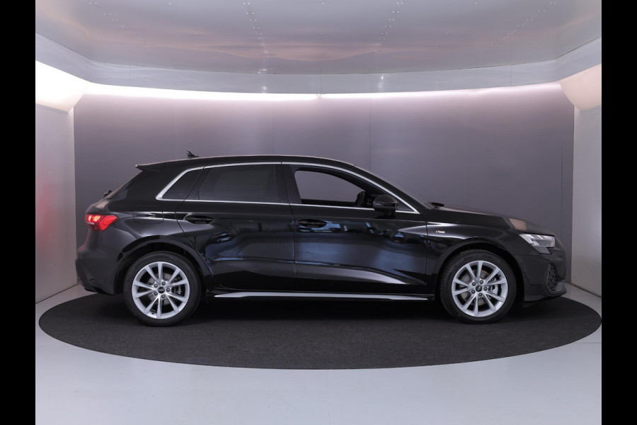 Audi A3 Sportback 40 TFSI e S edition 204 pk S-tronic | Verlengde garantie | Parkeersensoren (Park assist) | Achteruitrijcamera | Adaptieve cruise control | Autom. airco (3 zones) | S-Line |