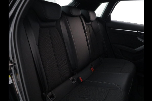 Audi A3 Sportback 40 TFSI e S edition 204 pk S-tronic | Verlengde garantie | Parkeersensoren (Park assist) | Achteruitrijcamera | Adaptieve cruise control | Autom. airco (3 zones) | S-Line |