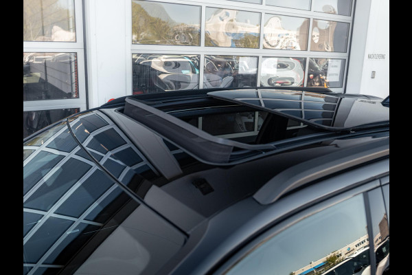 Jeep Compass First Edition 74 kWh | Adapt. Cruise | Camera | Carplay | 20" | Elektr. A-Klep | Navi | Winter Pack | Schuif/Kanteldak | Premium Pack | Conv. Pack | Warmtepomp