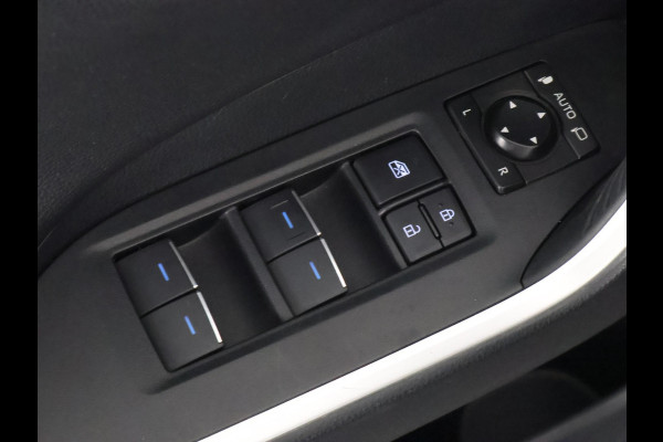 Toyota RAV4 2.5 Plug-in Hybrid AWD Bi-Tone Plus | 1500 KG trekgewicht | JBL Audio | Stoelverwarming & ventilatie | Memory Seats | Navigatie