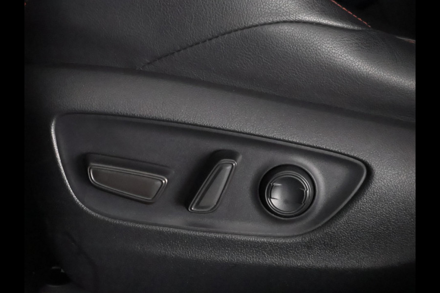 Toyota RAV4 2.5 Plug-in Hybrid AWD Bi-Tone Plus | 1500 KG trekgewicht | JBL Audio | Stoelverwarming & ventilatie | Memory Seats | Navigatie