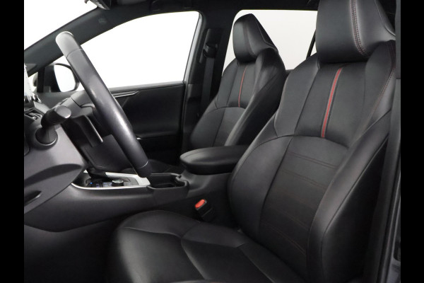 Toyota RAV4 2.5 Plug-in Hybrid AWD Bi-Tone Plus | 1500 KG trekgewicht | JBL Audio | Stoelverwarming & ventilatie | Memory Seats | Navigatie