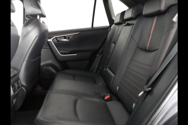 Toyota RAV4 2.5 Plug-in Hybrid AWD Bi-Tone Plus | 1500 KG trekgewicht | JBL Audio | Stoelverwarming & ventilatie | Memory Seats | Navigatie