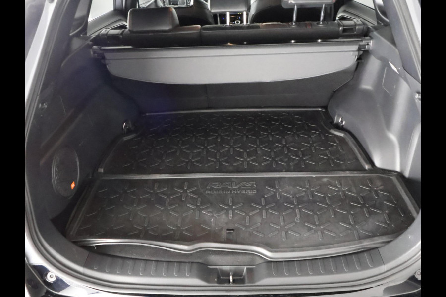 Toyota RAV4 2.5 Plug-in Hybrid AWD Bi-Tone Plus | 1500 KG trekgewicht | JBL Audio | Stoelverwarming & ventilatie | Memory Seats | Navigatie