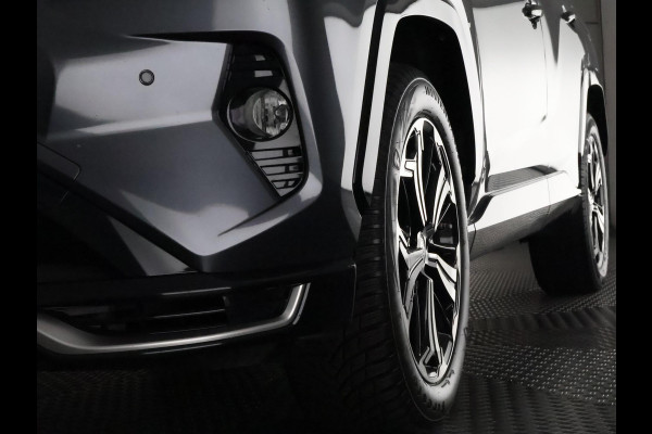 Toyota RAV4 2.5 Plug-in Hybrid AWD Bi-Tone Plus | 1500 KG trekgewicht | JBL Audio | Stoelverwarming & ventilatie | Memory Seats | Navigatie