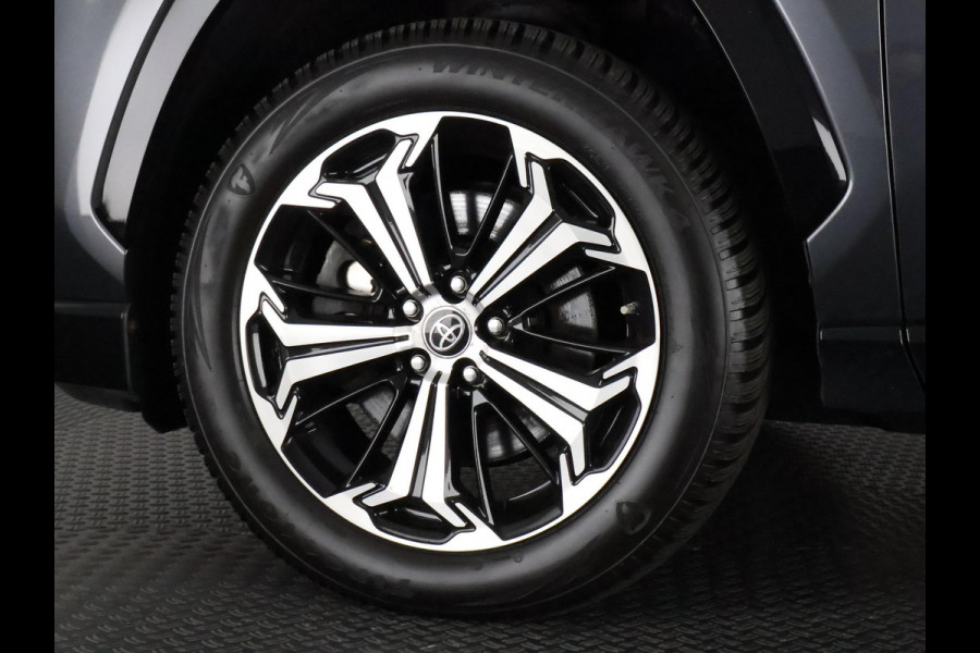 Toyota RAV4 2.5 Plug-in Hybrid AWD Bi-Tone Plus | 1500 KG trekgewicht | JBL Audio | Stoelverwarming & ventilatie | Memory Seats | Navigatie