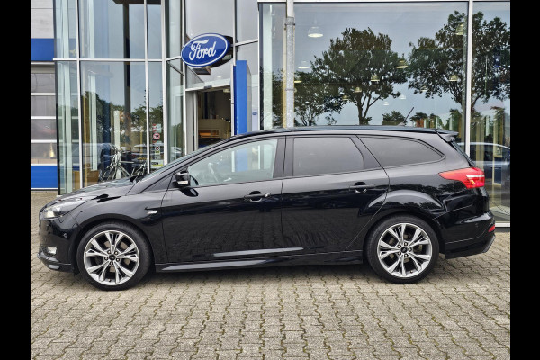 Ford FOCUS Wagon 1.5 Titanium 182 pk | 2de eigenaar | Bi-xenon | Camera | Stuur- en stoelverwarming | 18'' velgen | Zéér netjes!